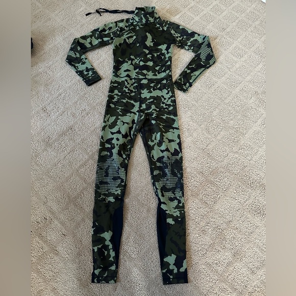 Nike Wetsuit - Picture 1 of 3